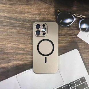 Металлический чехол для Iphone 16 Pro Premium Metal Case Gold