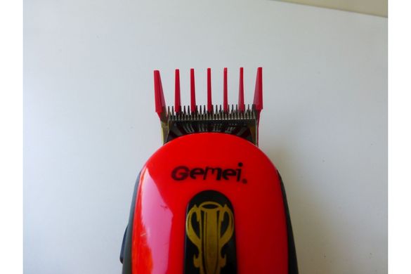 Профессиональная машинка для стрижки животных GEMEI GM-1023